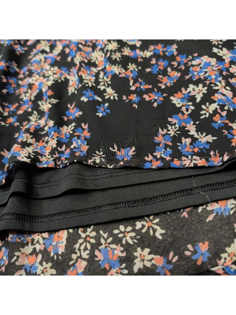 Women's EXPRESS Black Floral Mini Dress M - Picture 6 of 7